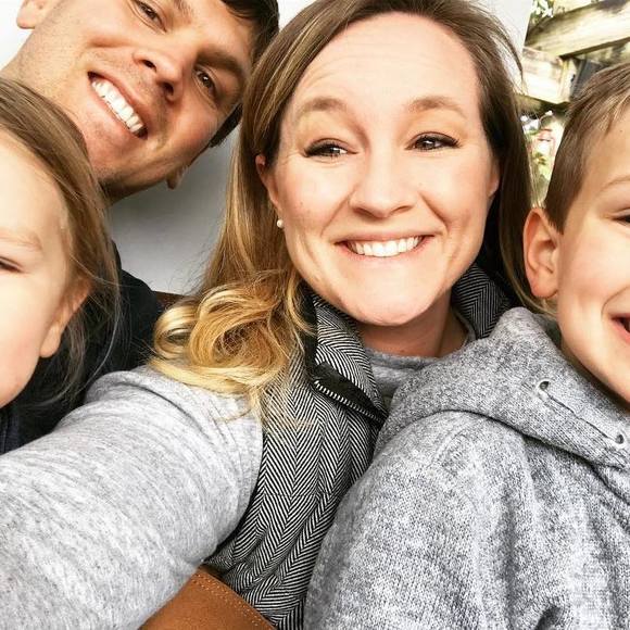 Meet your Posher, Amber - Picture 1 of 1